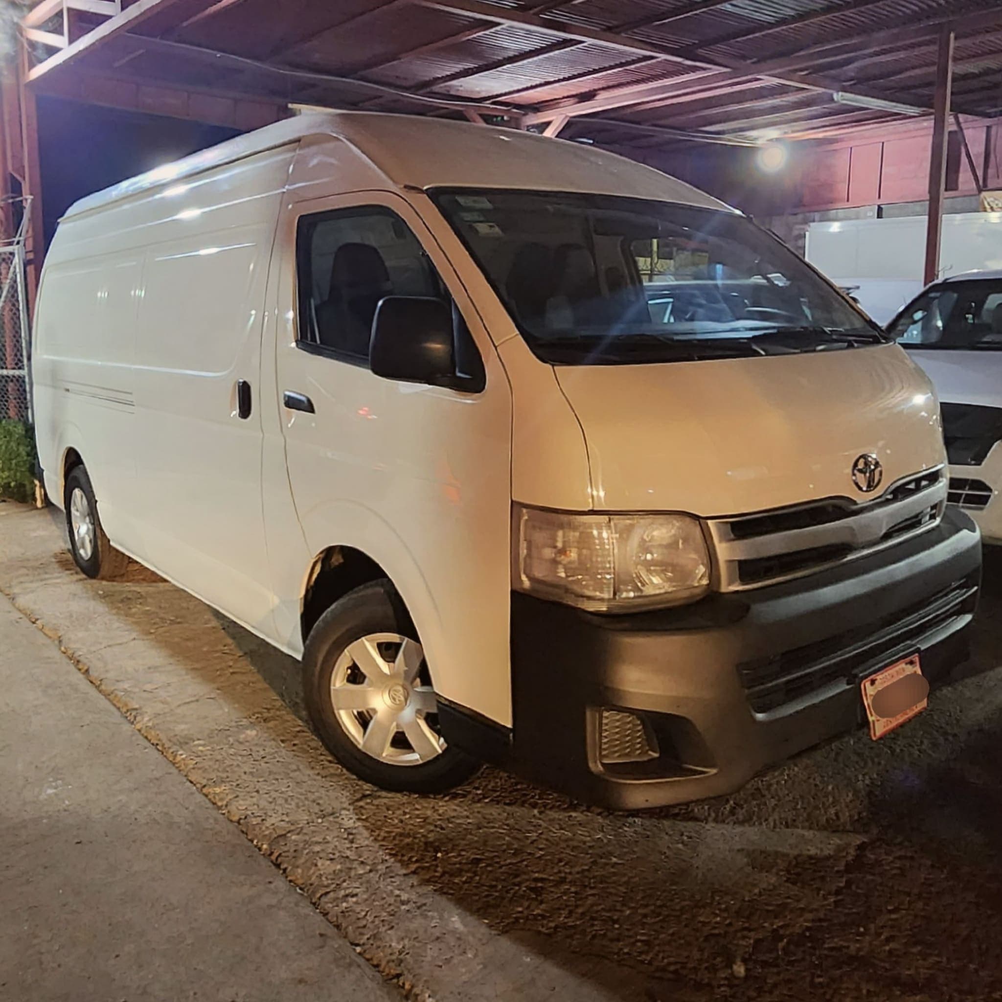 toyota hiace 2014 Image 1