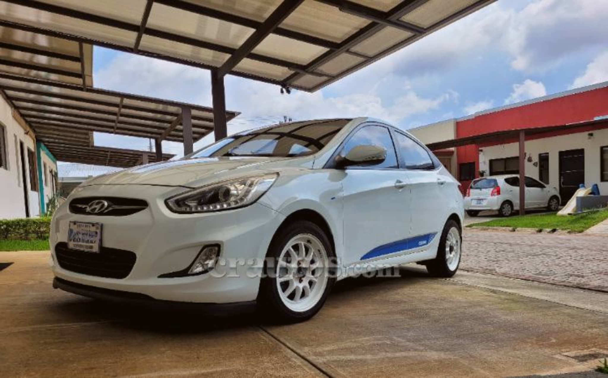 hyundai accent blue 2014 Image 1