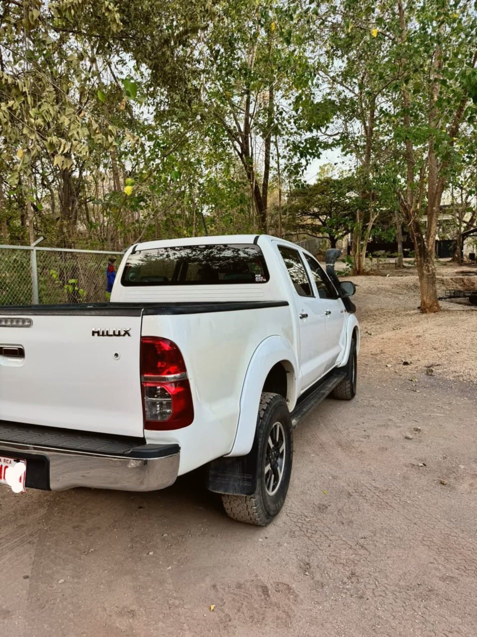 toyota hilux sr 2013 Image 1