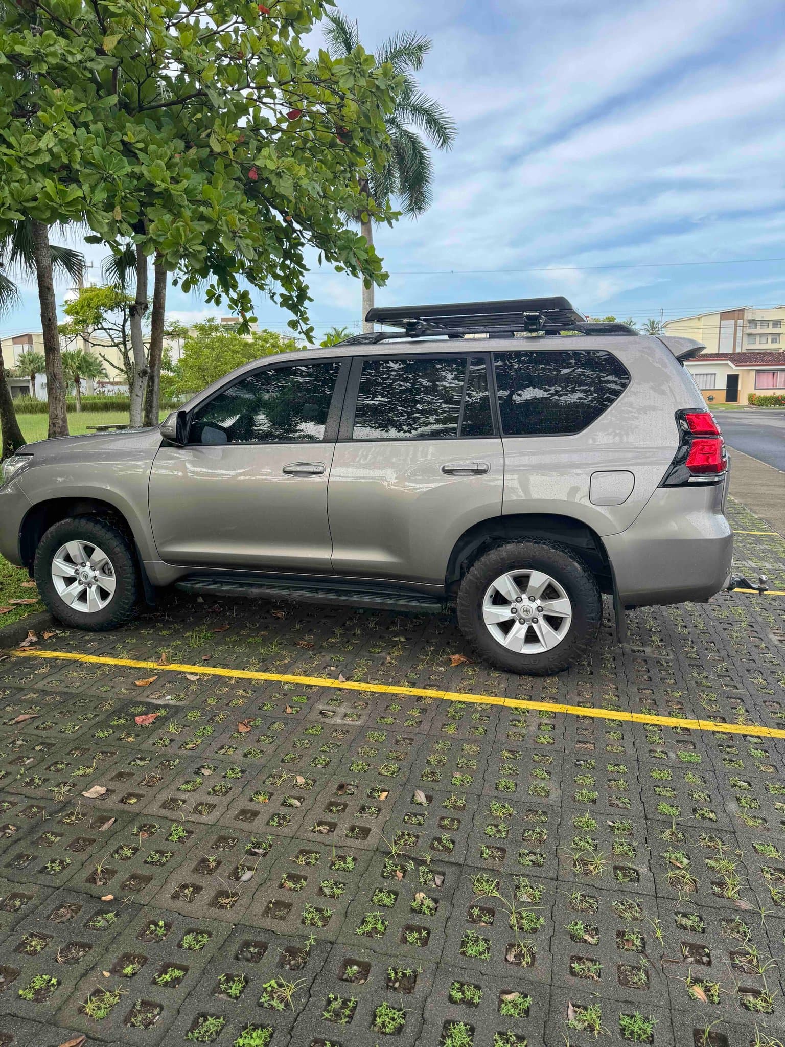 toyota land cruiser prado 2019 Image 1